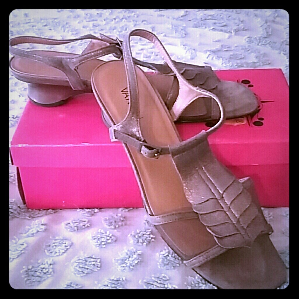 VANELi platinum/bronze sandals